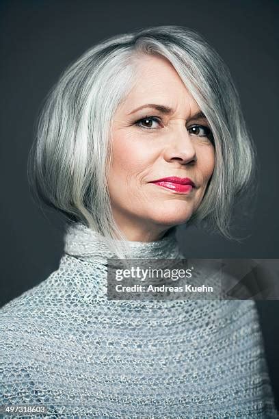 136,055 Beautiful Older Woman Portrait Stock Photos & High。